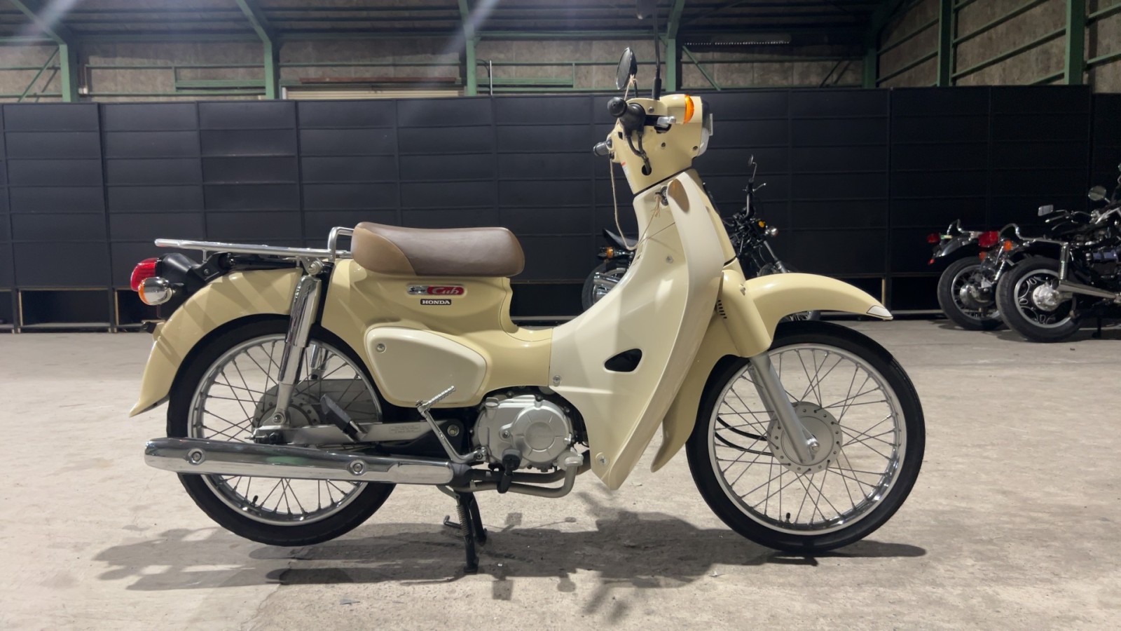 ホンダ スーパーカブ110☆美車☆ノーマル車・バージンベージュカラー