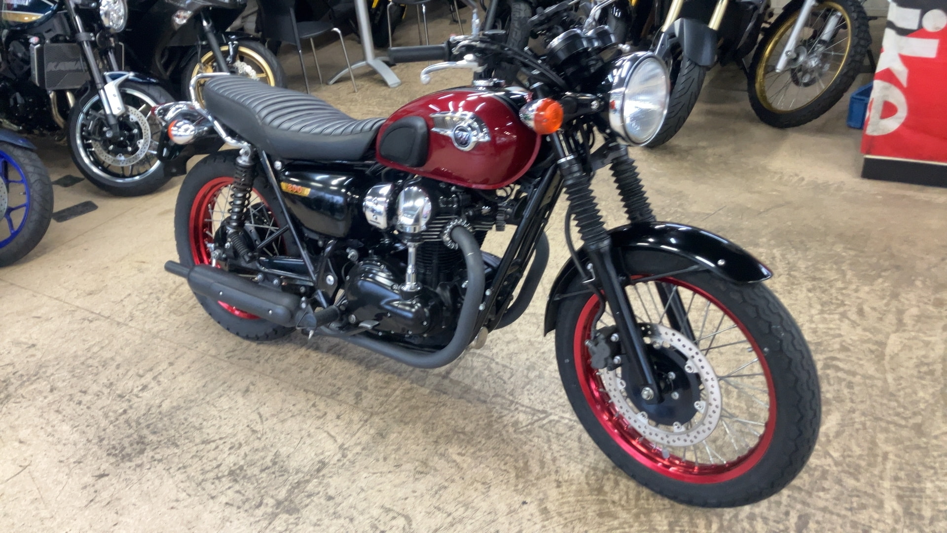 カワサキ W800 2012年モデル スペシャルエディションモデル 別体型