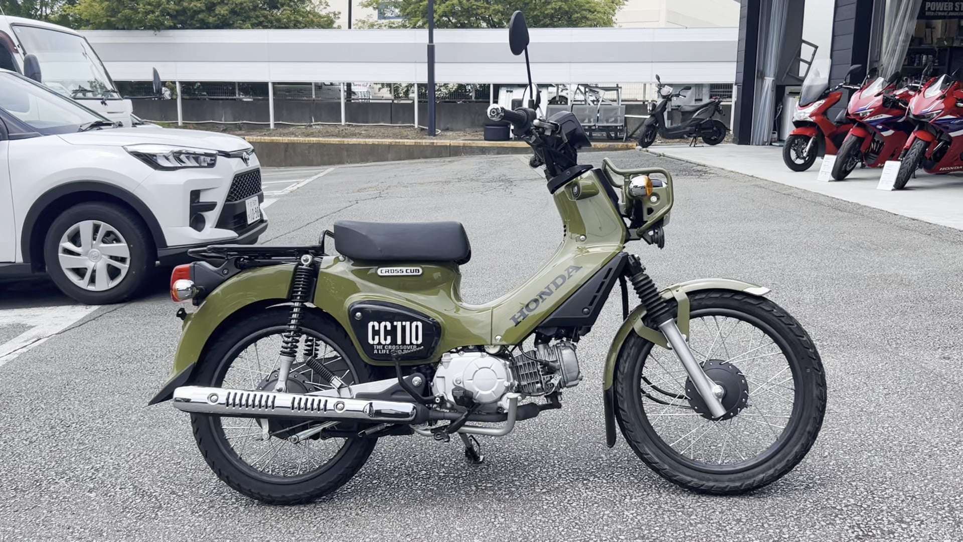 ホンダ クロスカブ110 このモスグリーンは珍しい（カラー名称はモス
