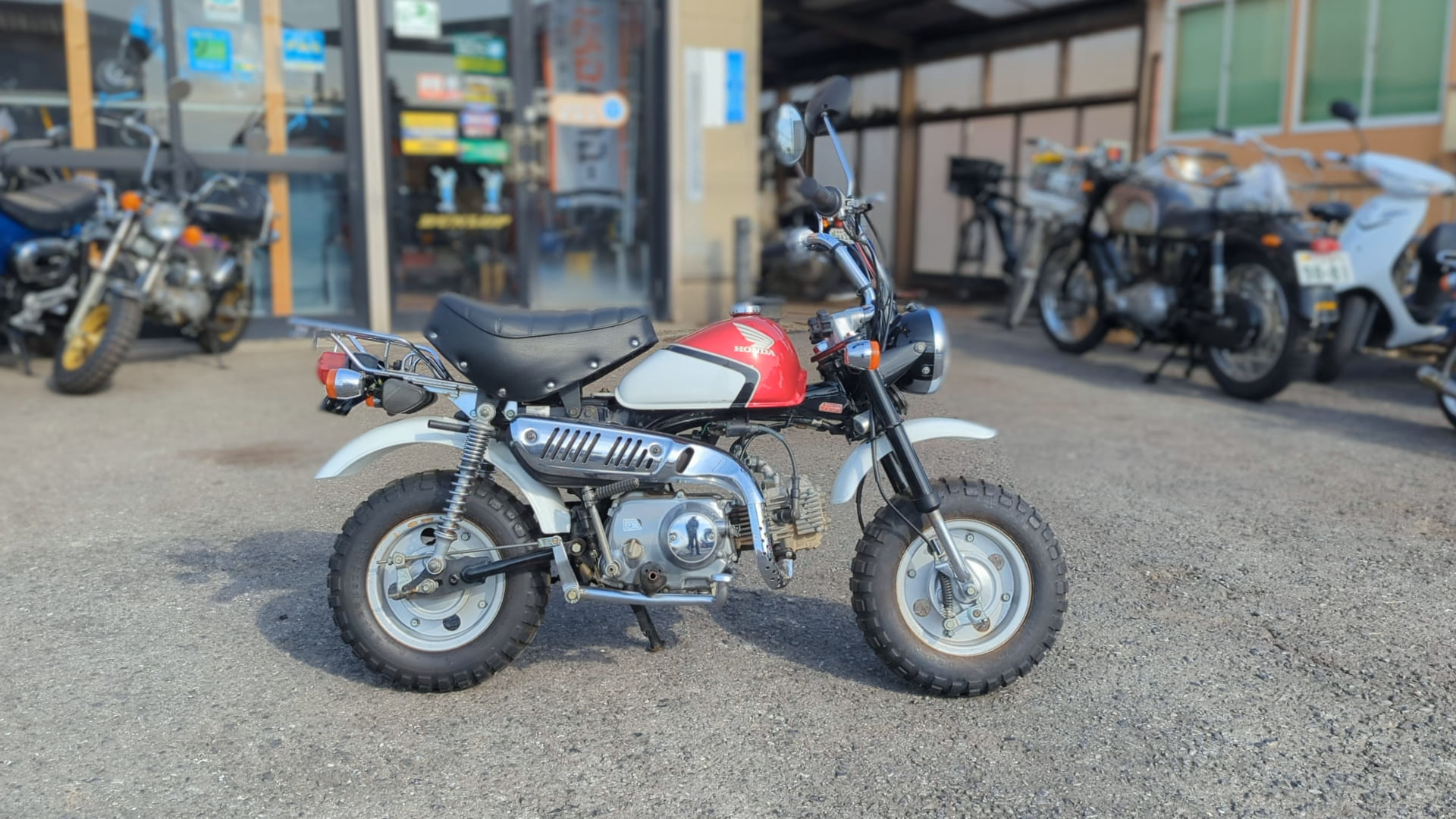 ホンダ モンキースペシャル CBX1型赤白カラー フルノーマルオリジナル