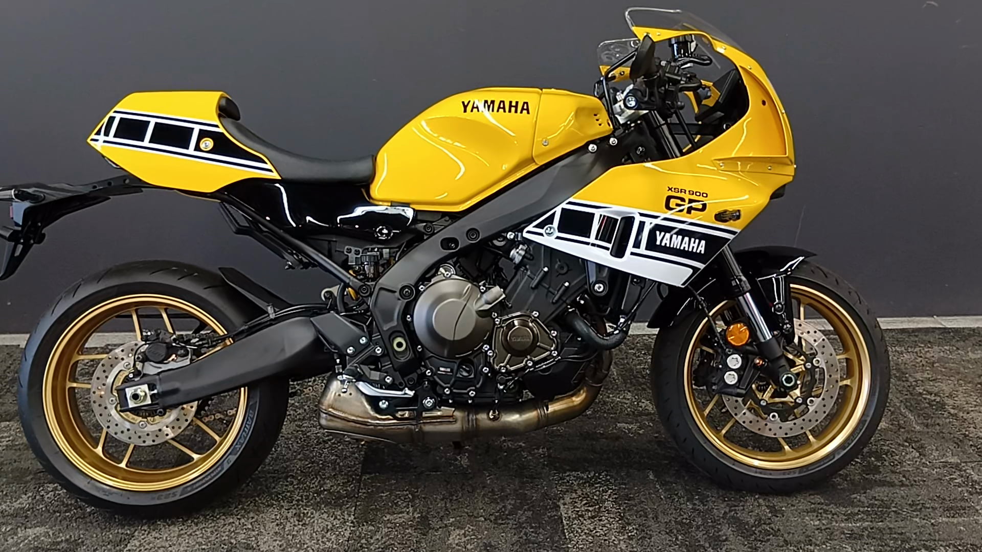 ヤマハ XSR900GP 2026モデル USインターカラー シングルシートカウル