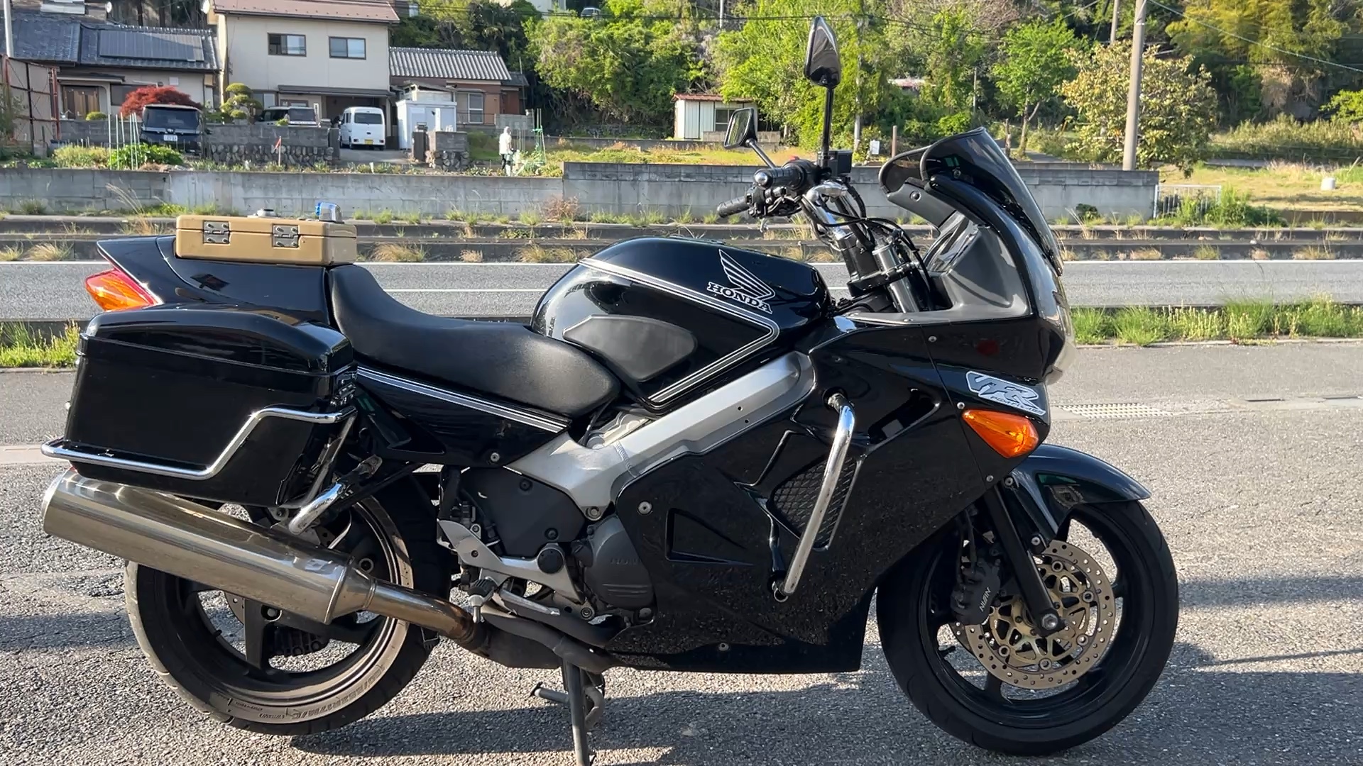 ホンダ 【動画有り】VFR800 RC46 2002年モデル 黒バイ仕様 B575814 ホンダ 【動画有り】VFR800 RC46 2002年モデル 黒バイ仕様 B575814