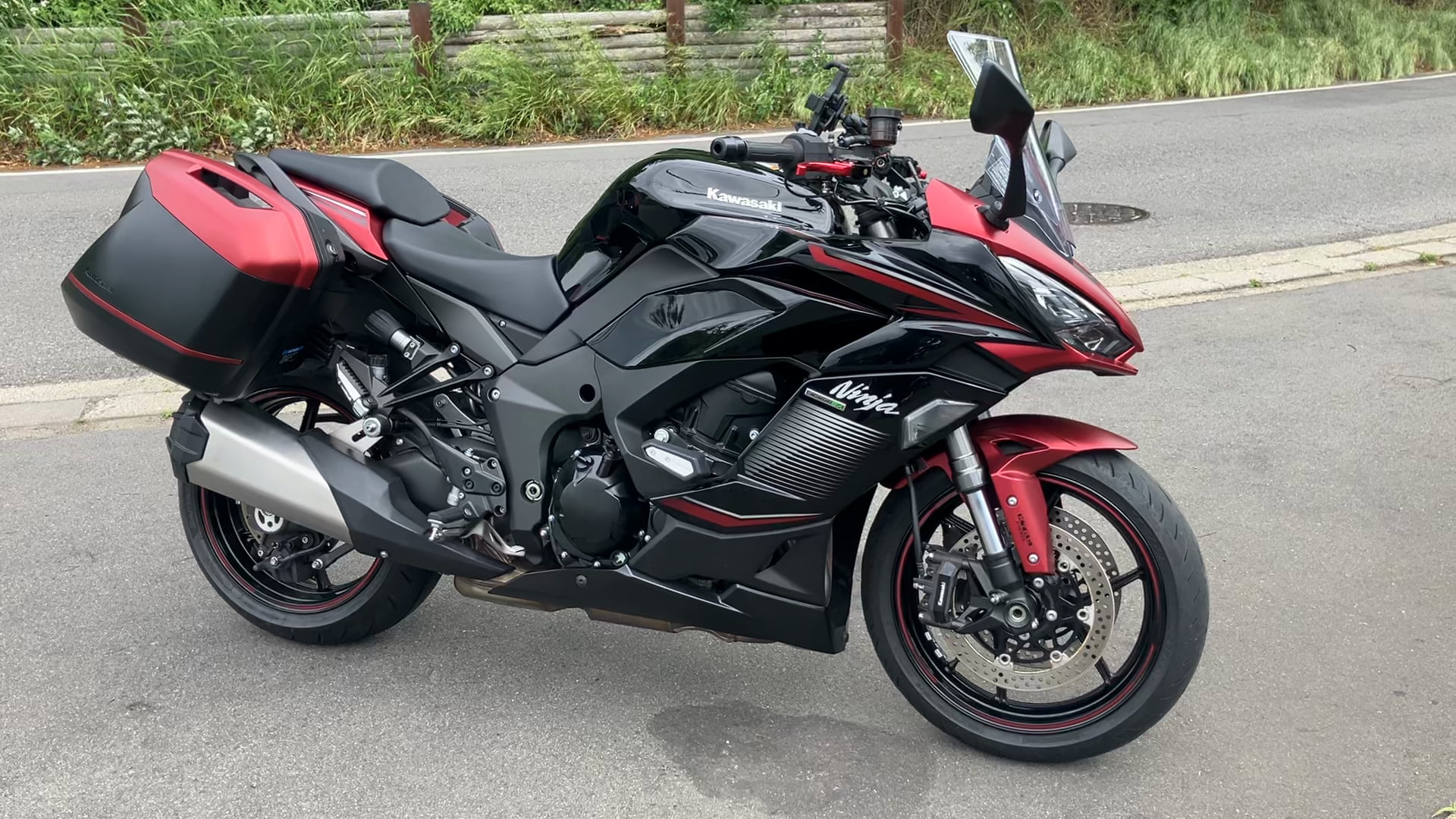 カワサキ Ninja1000SX／2023年モデル／マットレッド／純正パニア